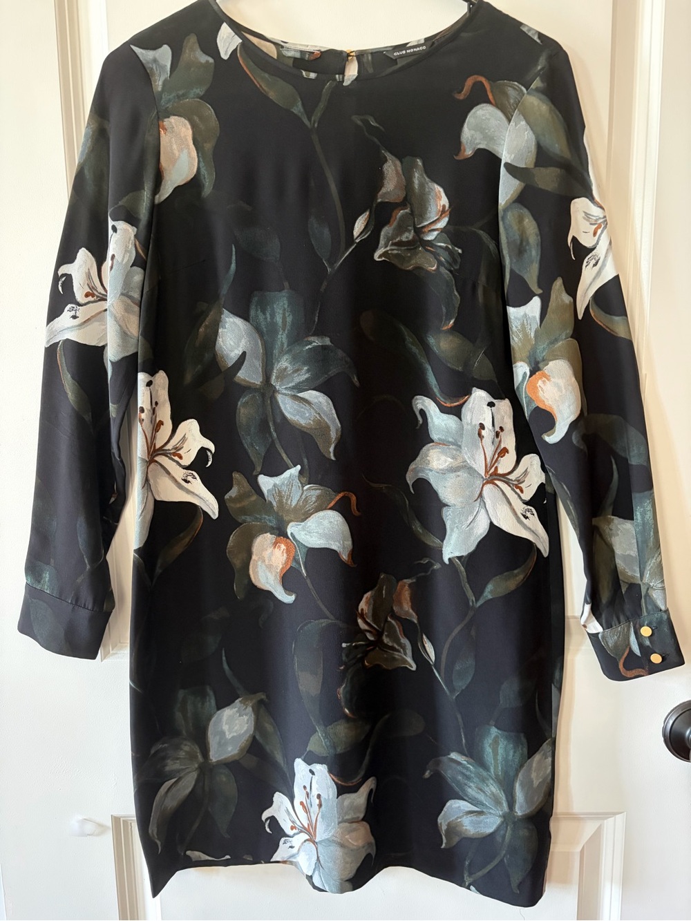 Club Monaco Black Long-Sleeve Shift Dress with White Lily Print